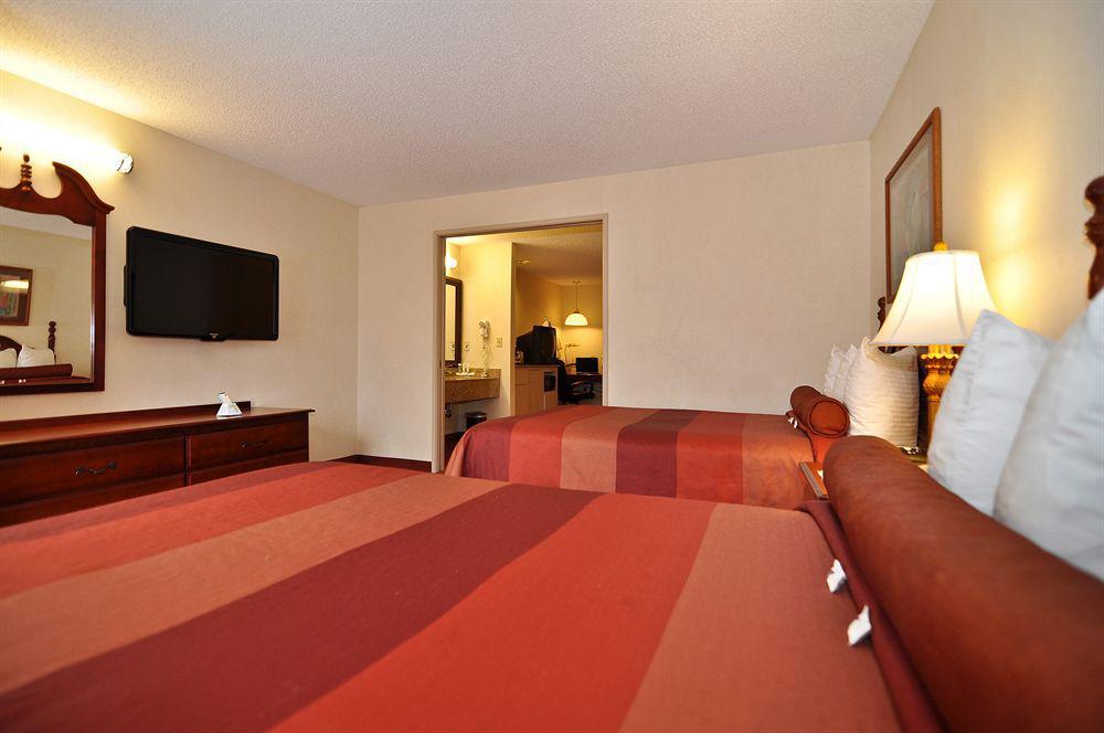 Best Western Carlton Suites Birmingham Room photo